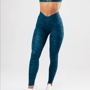 Surface power legging